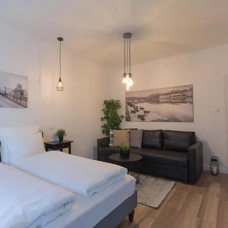 Standard By Hi5 - Madach Budapest