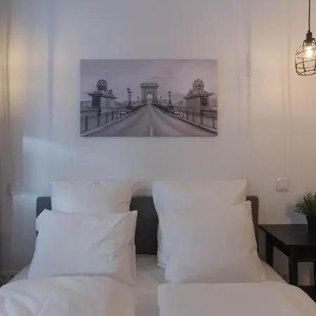 Apartment Standard By Hi5 - Madach Budapest