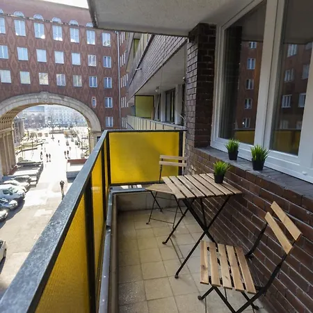 Standard By Hi5 - Madach *