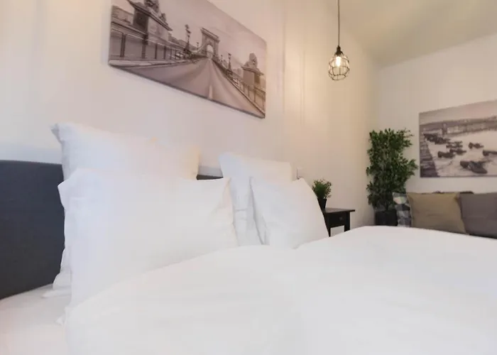 Standard By Hi5 - Madach Apartament Budapesta