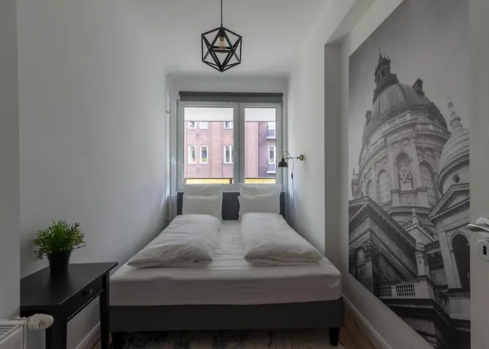 Standard By Hi5 - Madach Apartament *