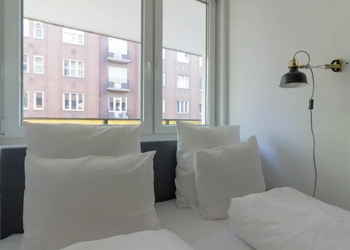 Standard By Hi5 - Madach *